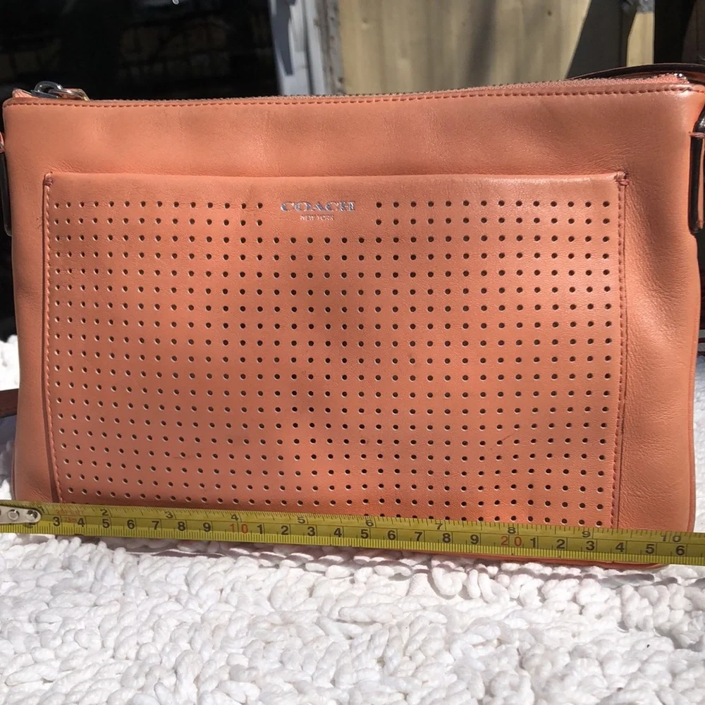 🚨B2G1 COACH Coral Pink Leather Crossbody Bag - Picture 8 of 11